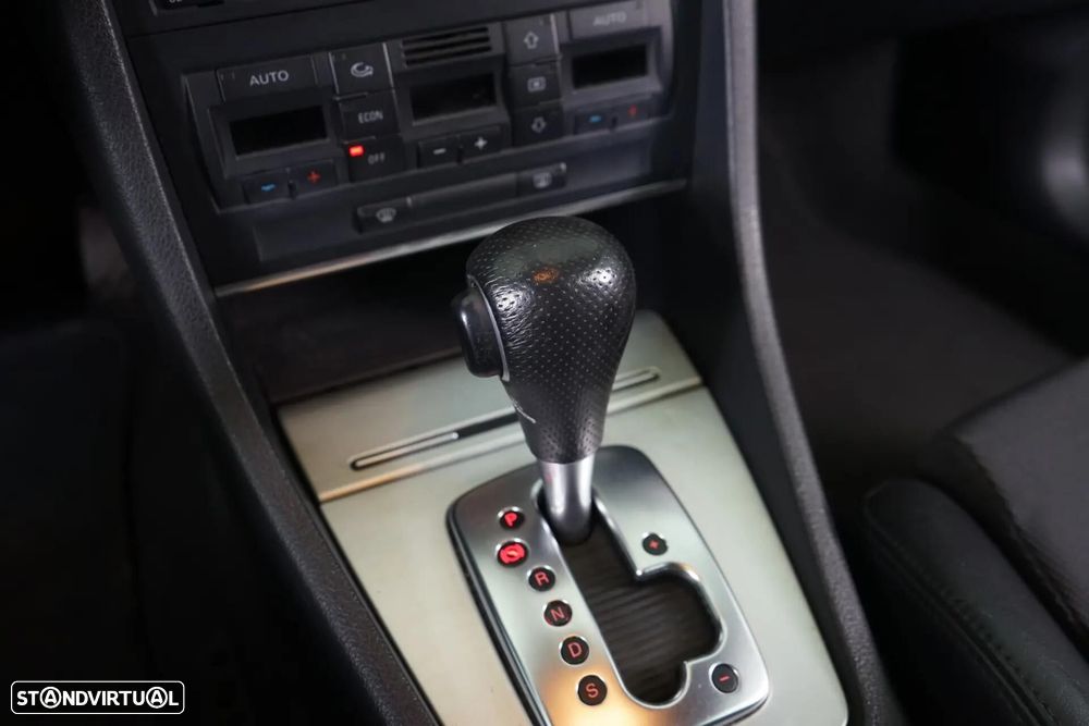 Audi A4 Avant 2.0 TDI S-line Multitronic - 27