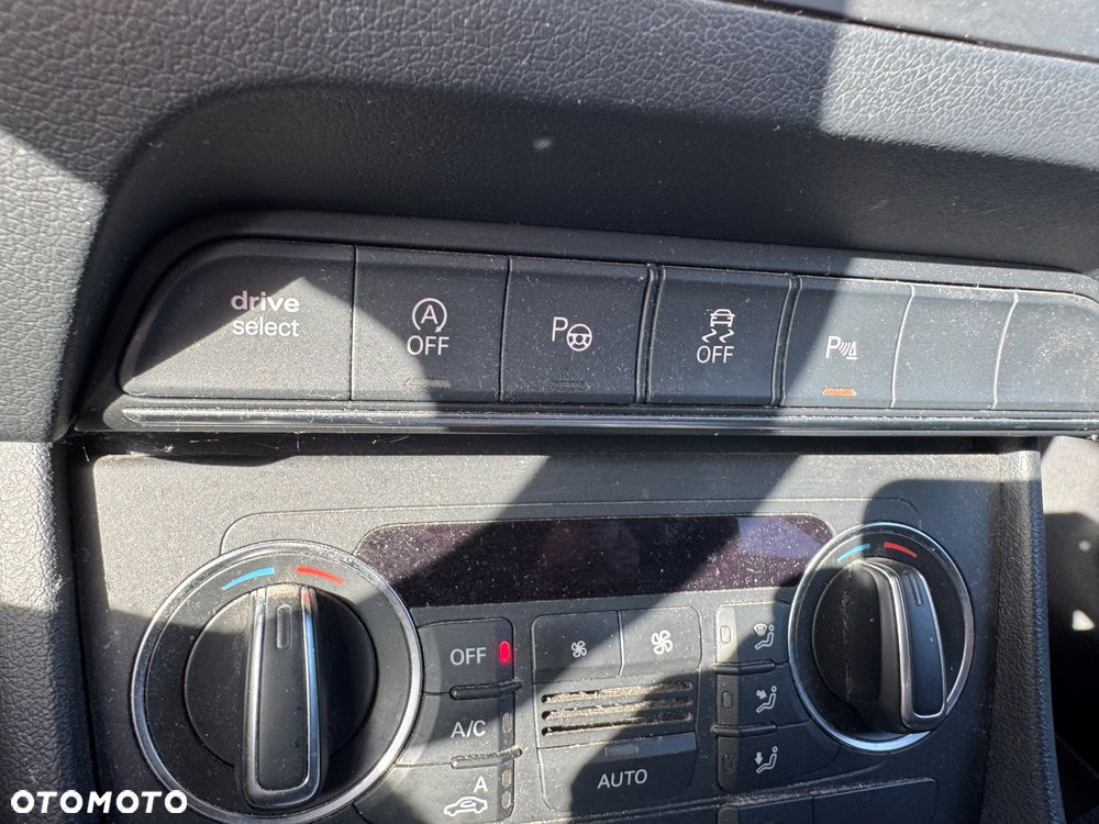 Audi Q3 2.0 TDI S tronic sport - 8