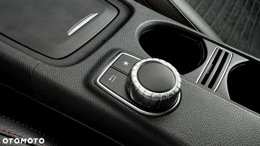 Mercedes-Benz CLA 180 7G-DCT AMG Line - 37