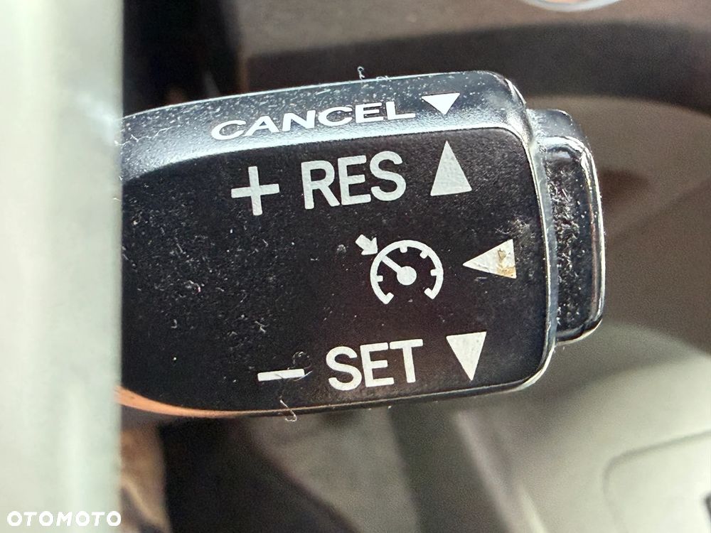 Toyota Prius (Hybrid) Executive - 22