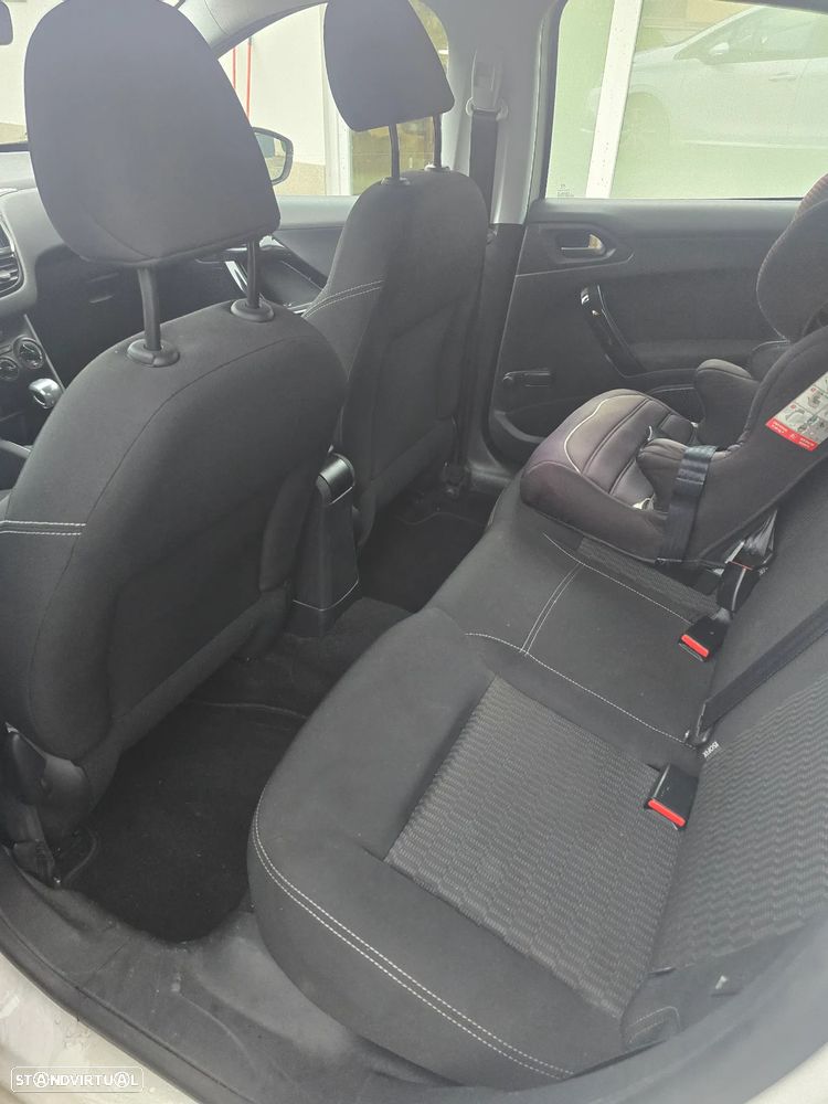 Peugeot 208 BlueHDi 100 Active Pack - 6