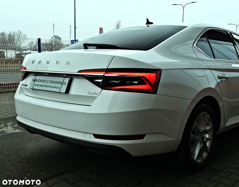 Skoda Superb 2.0 TDI SCR 4x4 Ambition DSG - 16