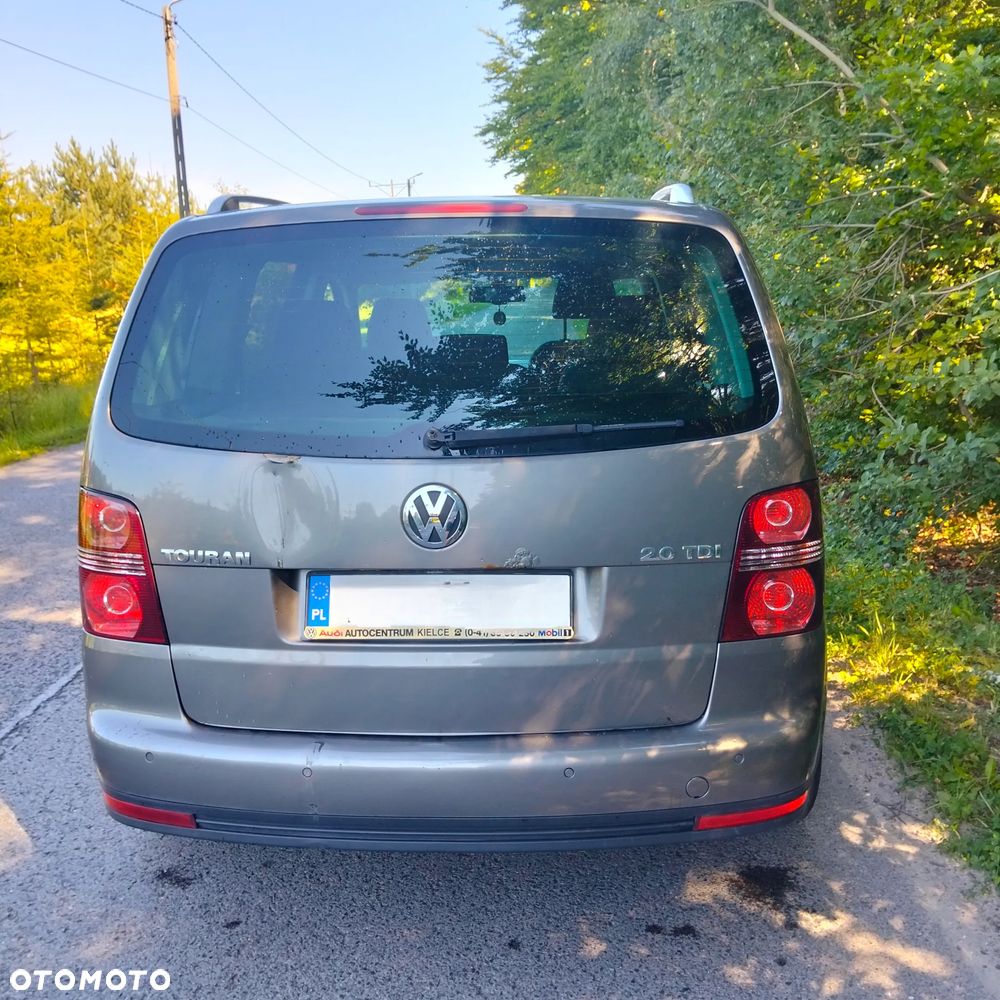 Volkswagen Touran - 5