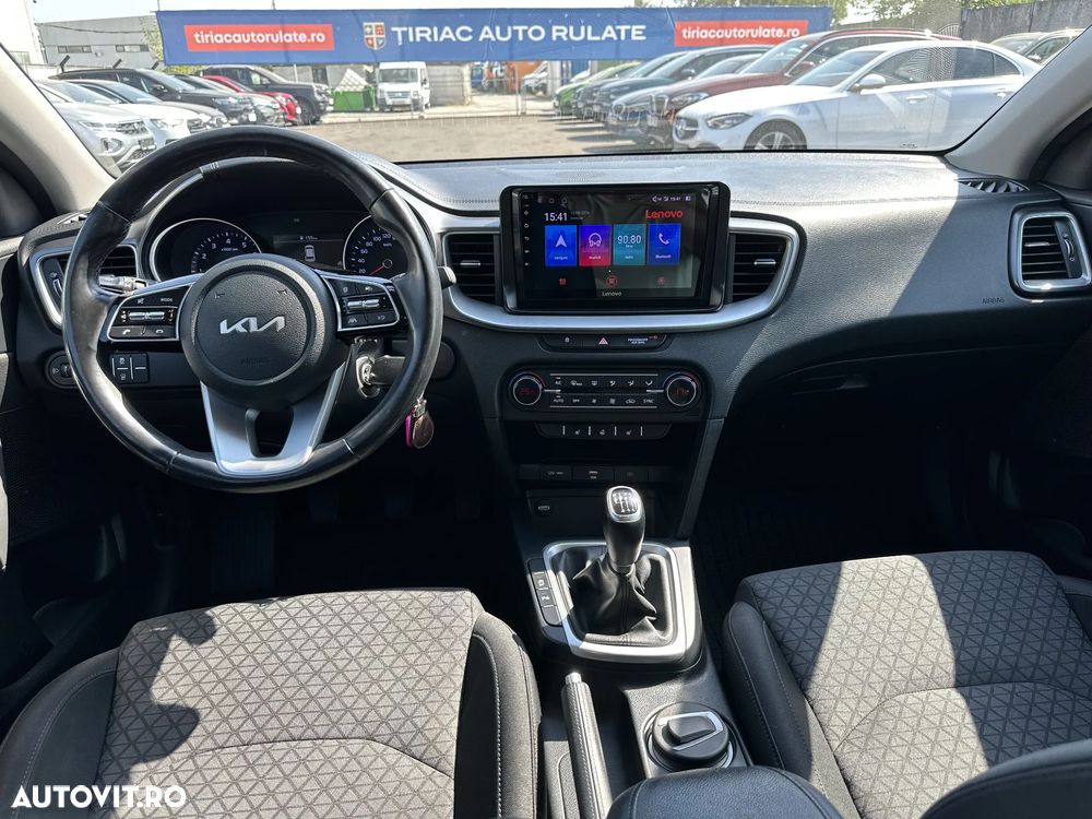 Kia Ceed - 10
