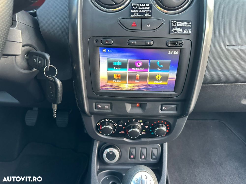 Dacia Duster dCi 110 FAP 4x4 Blackshadow - 24