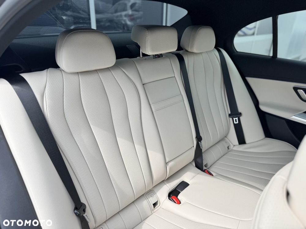 Mercedes-Benz Klasa E 200 d 9G-TRONIC AVANTGARDE Line NIGHT Edition - 14