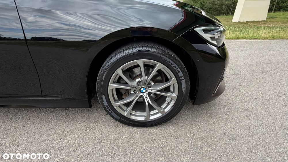 BMW Seria 3 318d Edition M Sport Shadow - 16