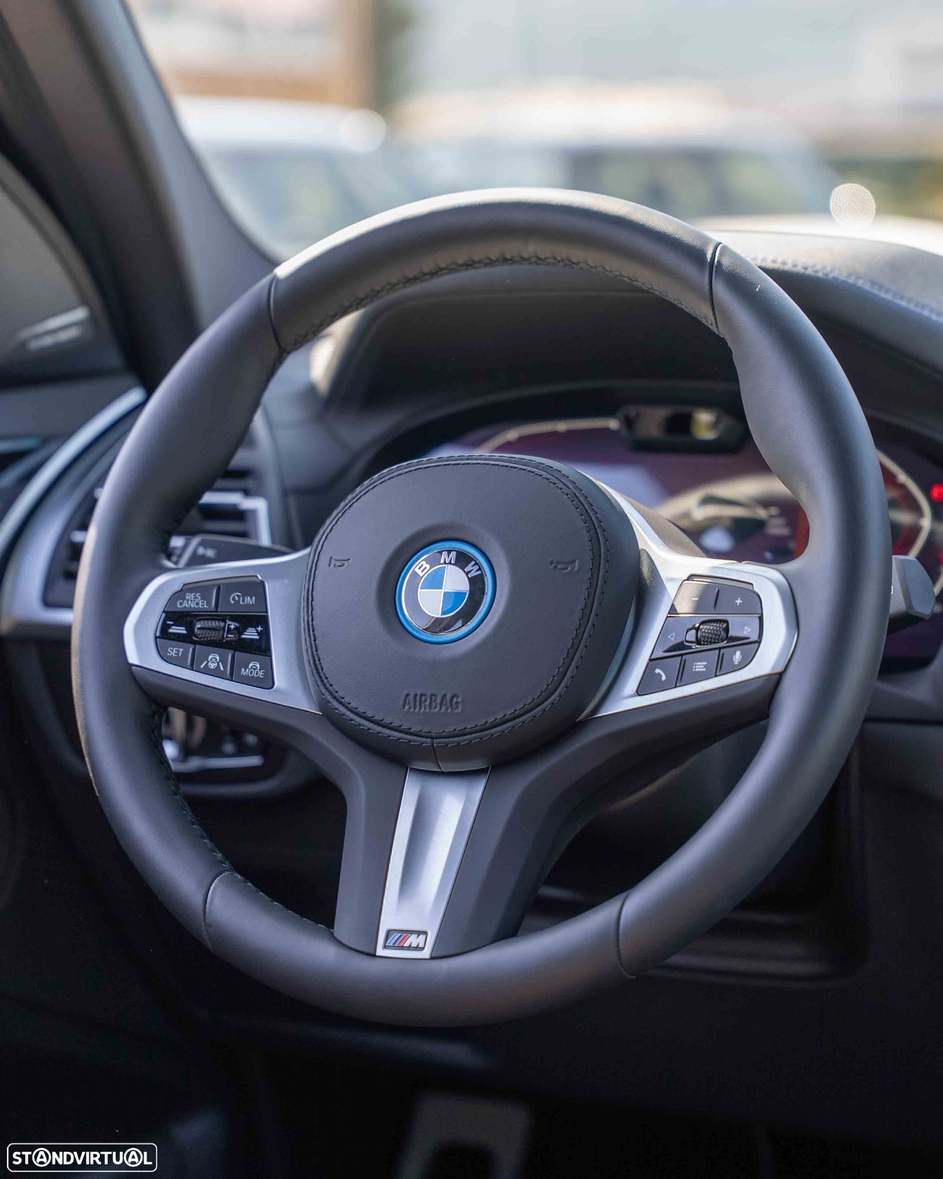 BMW iX3 M Sport Impressive - 12