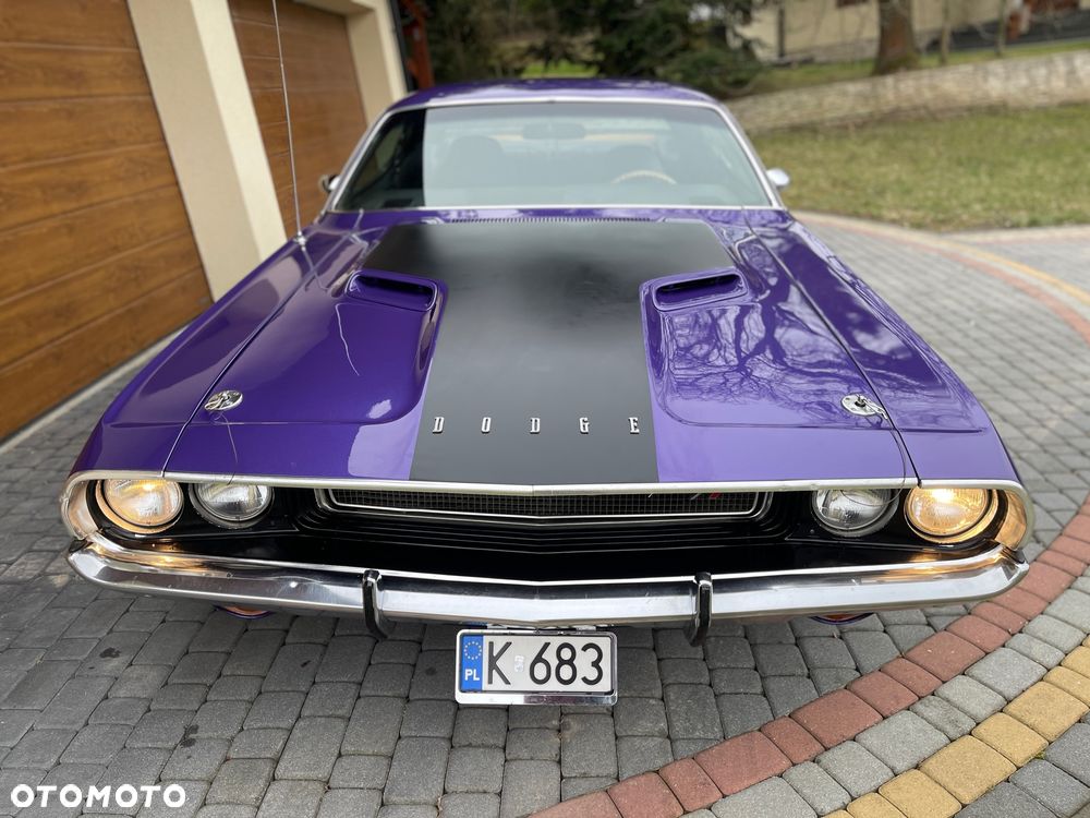 Dodge Challenger - 2