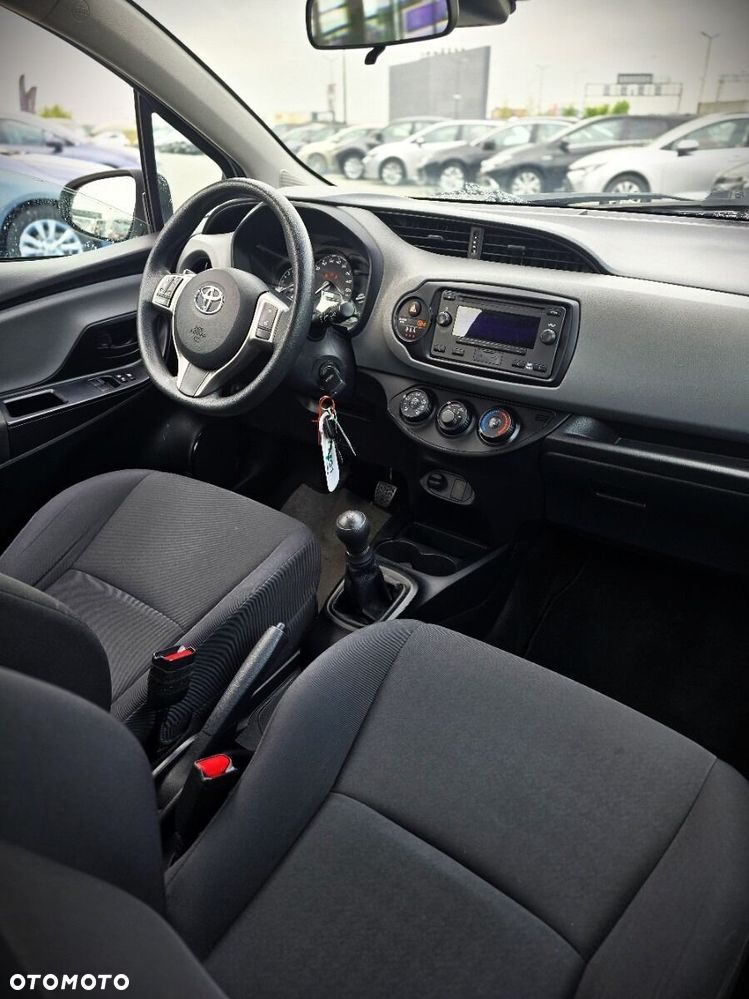 Toyota Yaris - 25