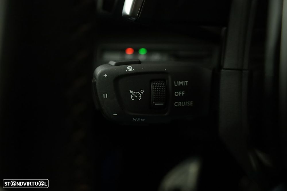 Peugeot 3008 1.2 PureTech GT EAT8 - 17