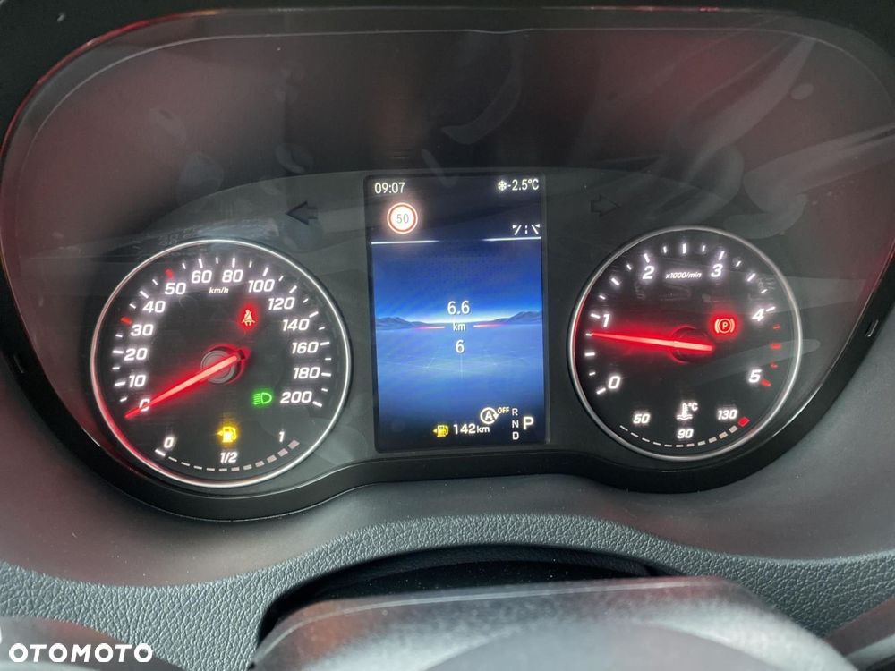 Mercedes-Benz Sprinter - 13