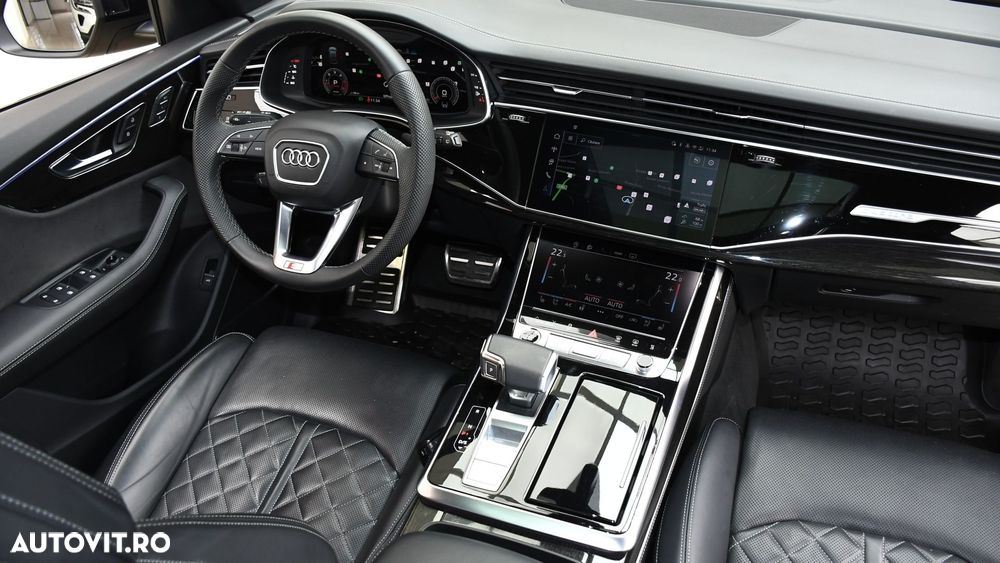 Audi Q8 - 8