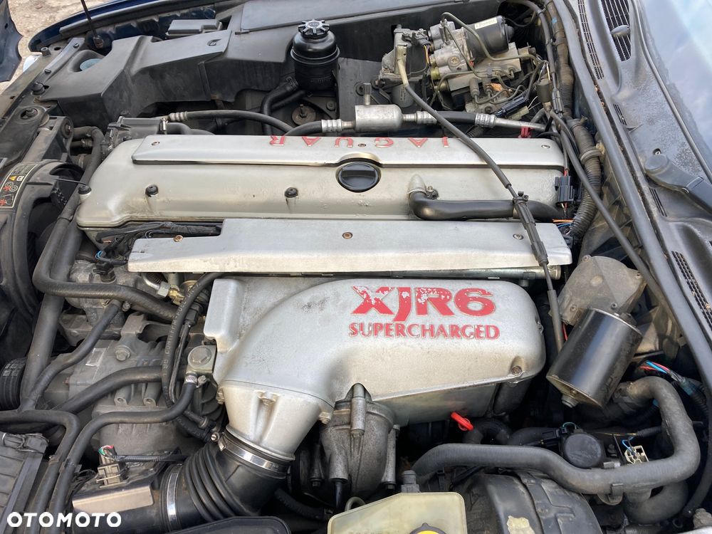 Jaguar XJR 4.0 - 6