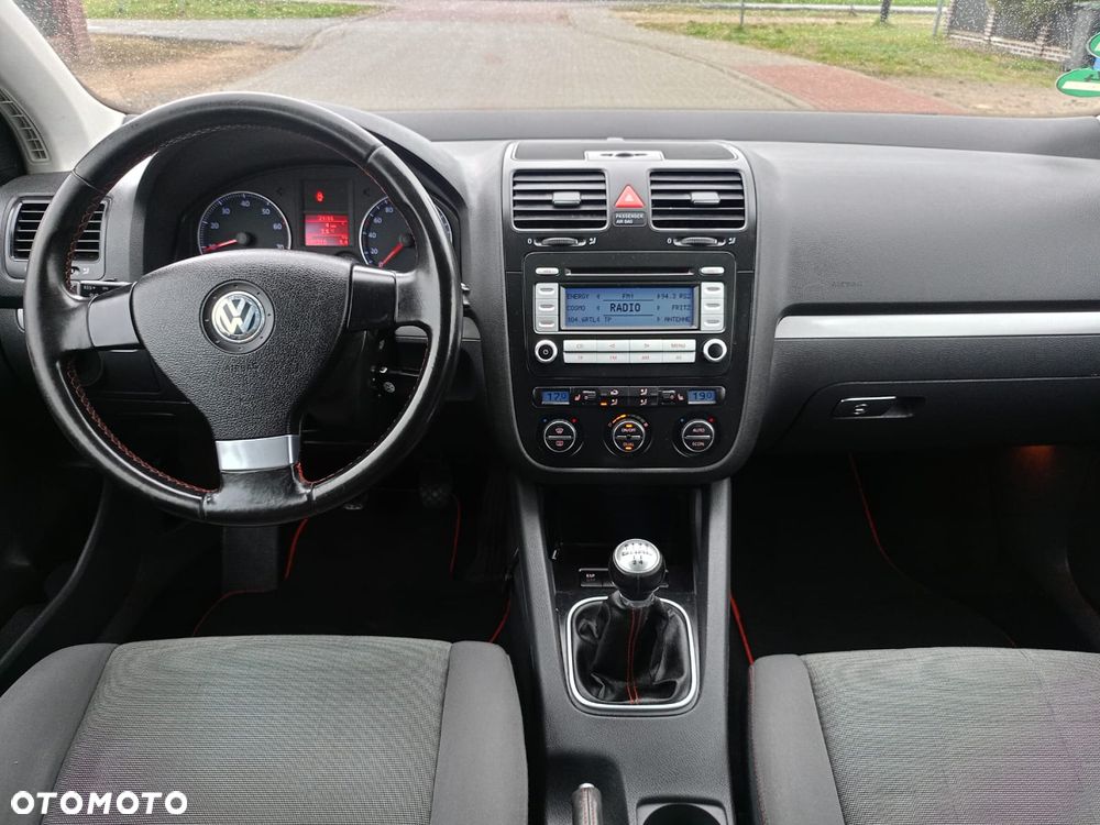 Volkswagen Golf - 10