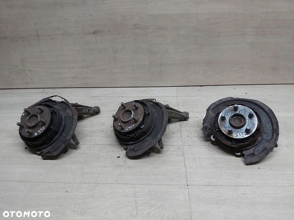 TOYOTA Avensis T25 03-08 r zwrotnica PRAWY tył piasta 5x100 - 1