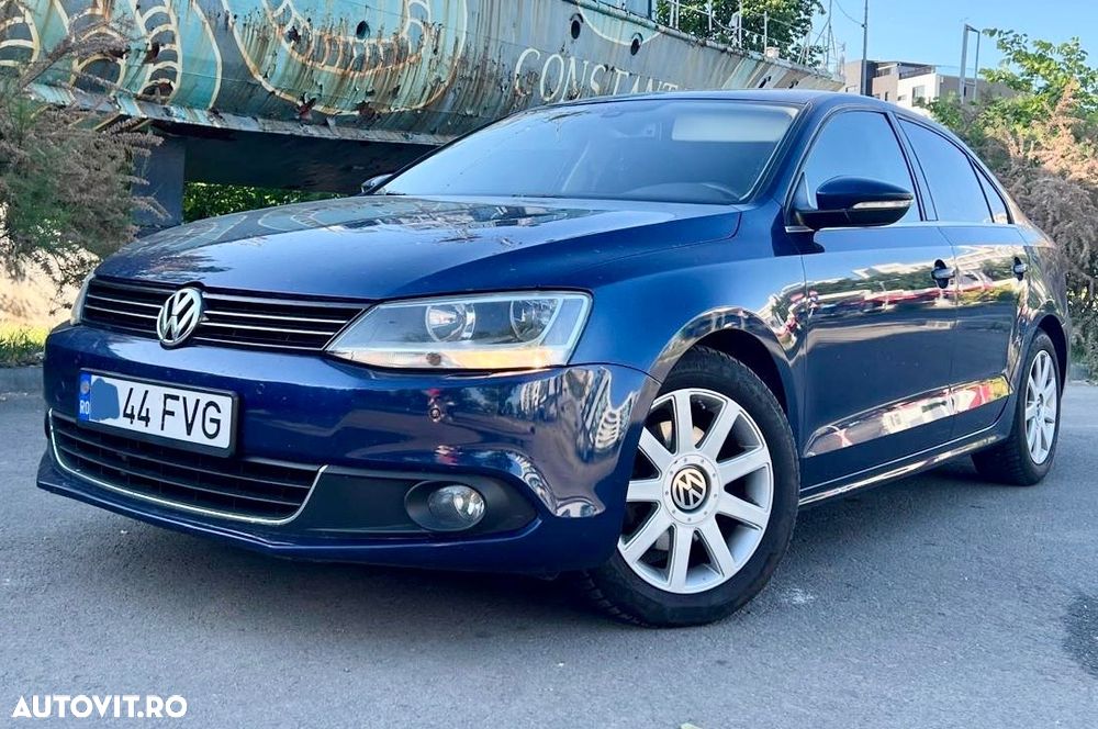 Volkswagen Jetta - 1