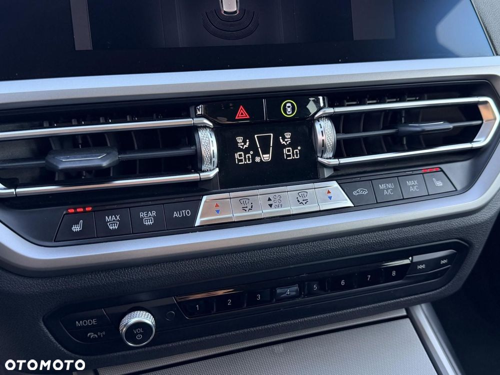 BMW Seria 3 320d xDrive - 18