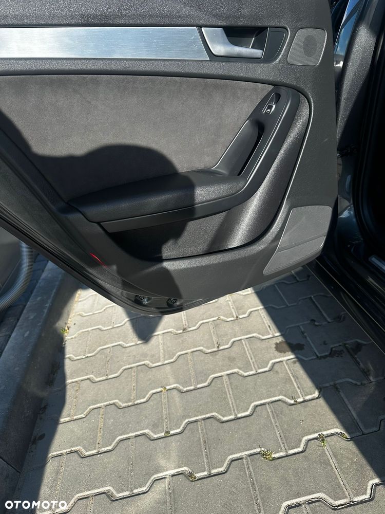 Audi A4 Avant 2.0 TDI DPF clean diesel quattro S tronic S line Sportpaket - 11