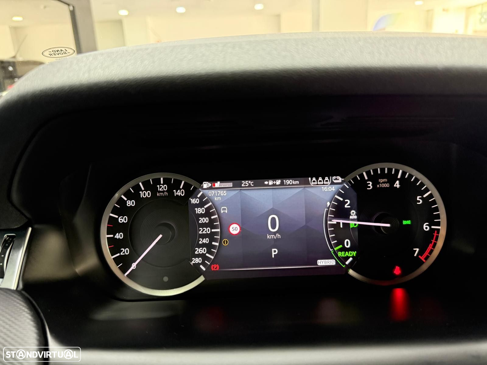Land Rover Discovery Sport 1.5 I3 P300e AWD R-Dynamic HSE - 37