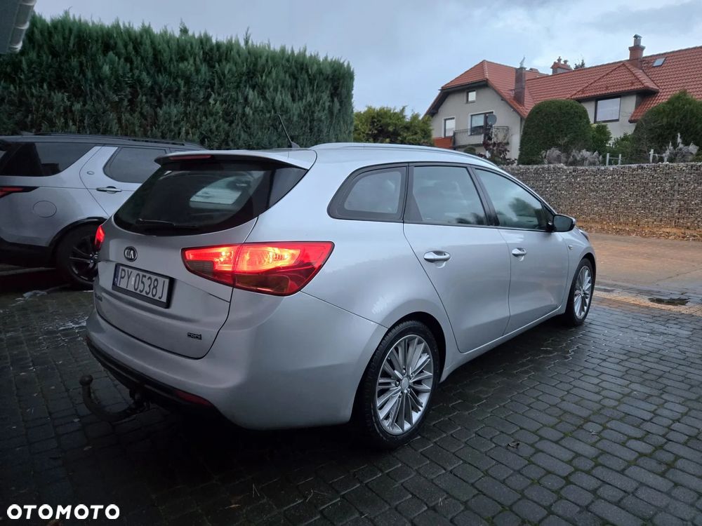 Kia Ceed - 4