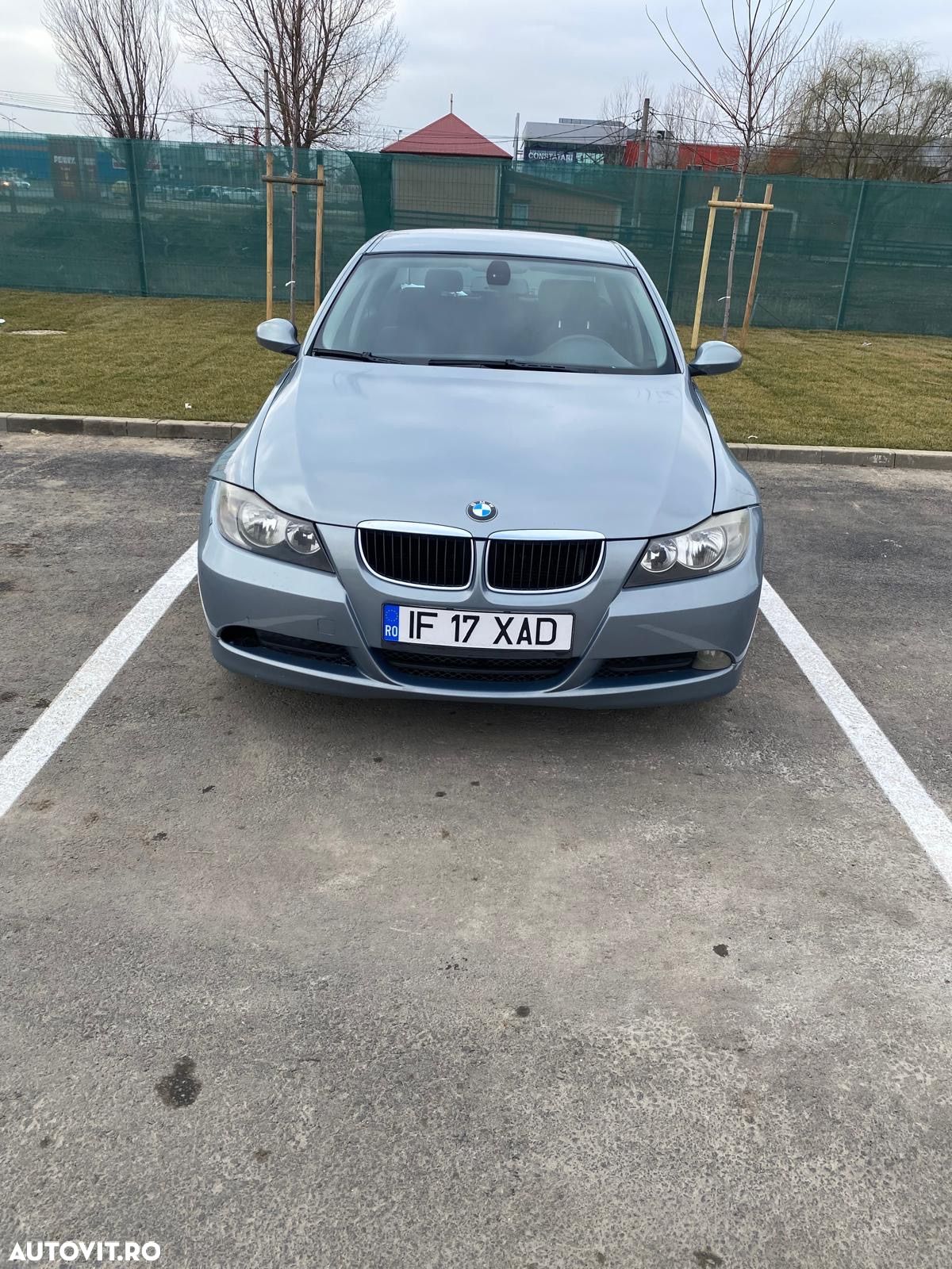 BMW Seria 3 318d - 1