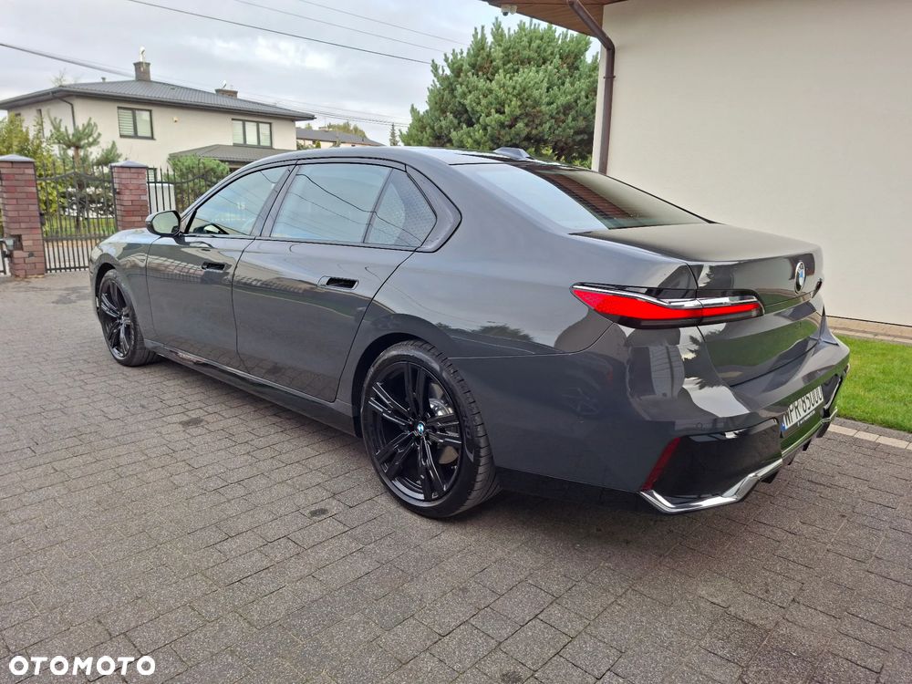 BMW Seria 7 - 8