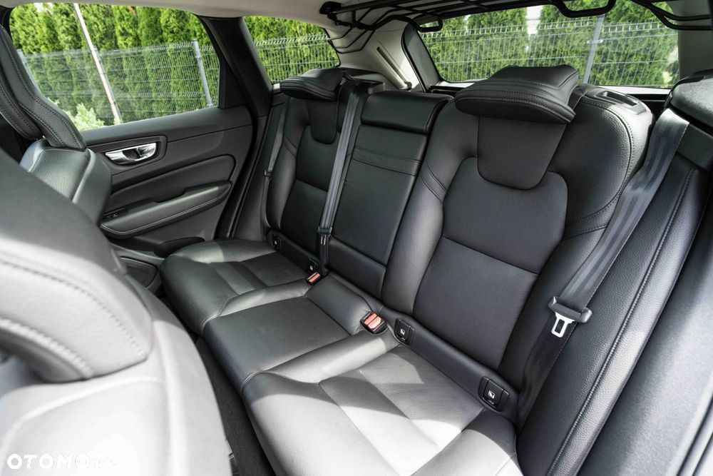 Volvo XC 60 D3 Momentum Pro - 23