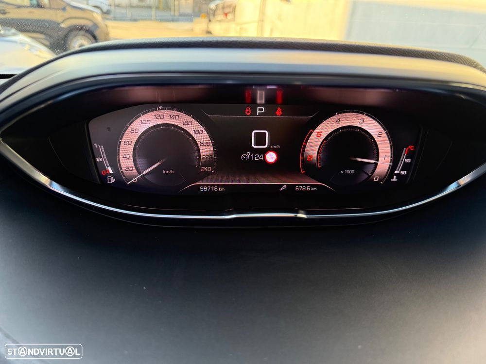 Peugeot 3008 1.5 BlueHDi GT Line EAT8 - 28