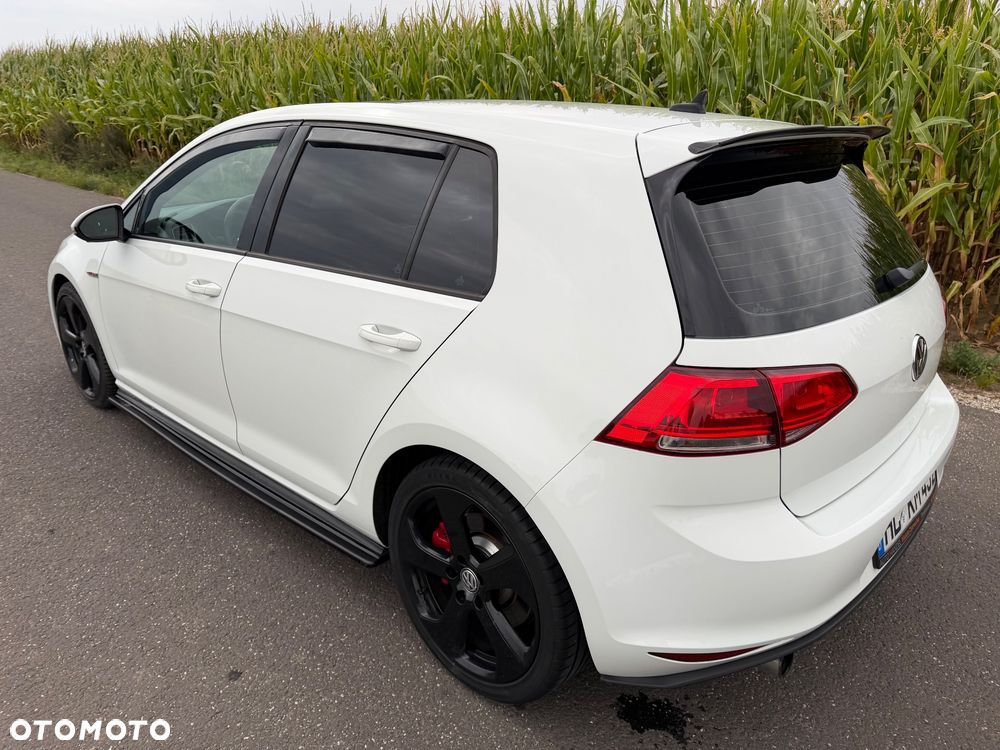 Volkswagen Golf GTI BlueMotion Technology DSG - 12