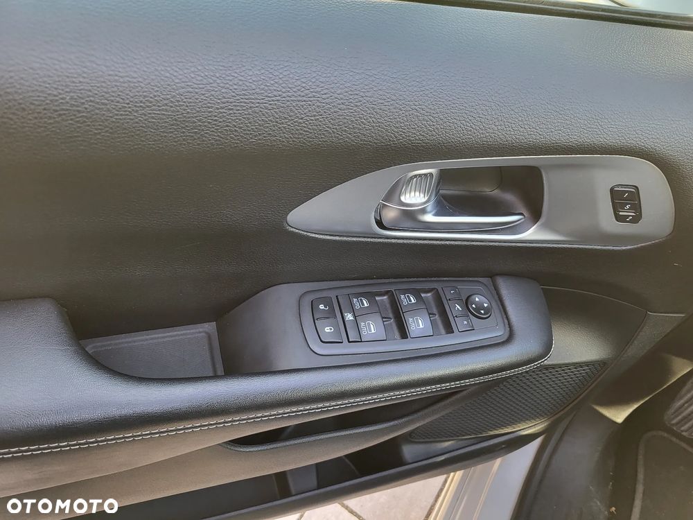 Chrysler Pacifica - 14