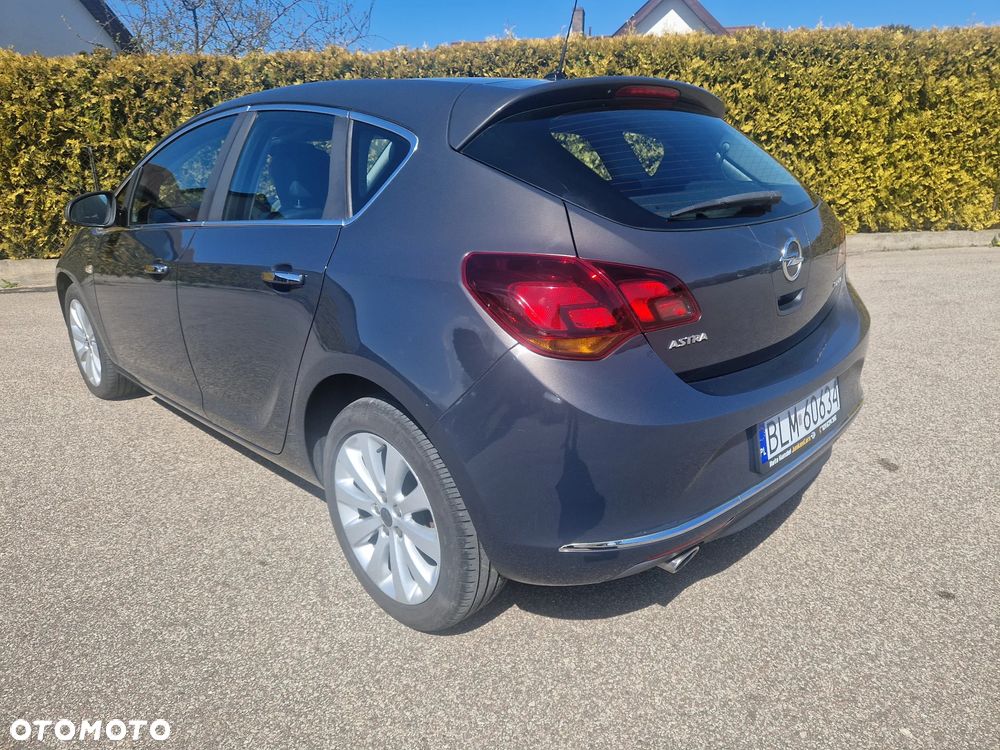 Opel Insignia - 16