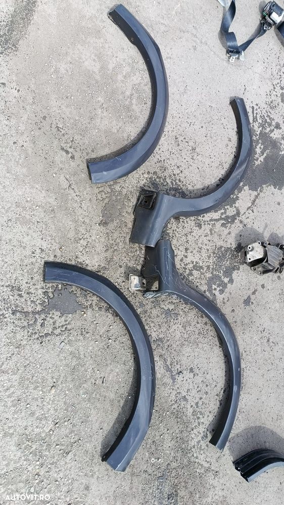 Bandouri Aripa Dacia Sandero 2008-2012 - 1