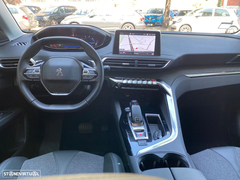 Peugeot 3008 1.5 BlueHDi Allure EAT8 - 2