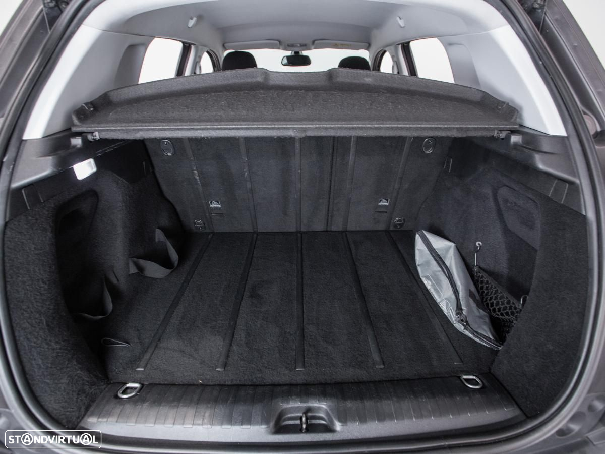 Peugeot 2008 - 12