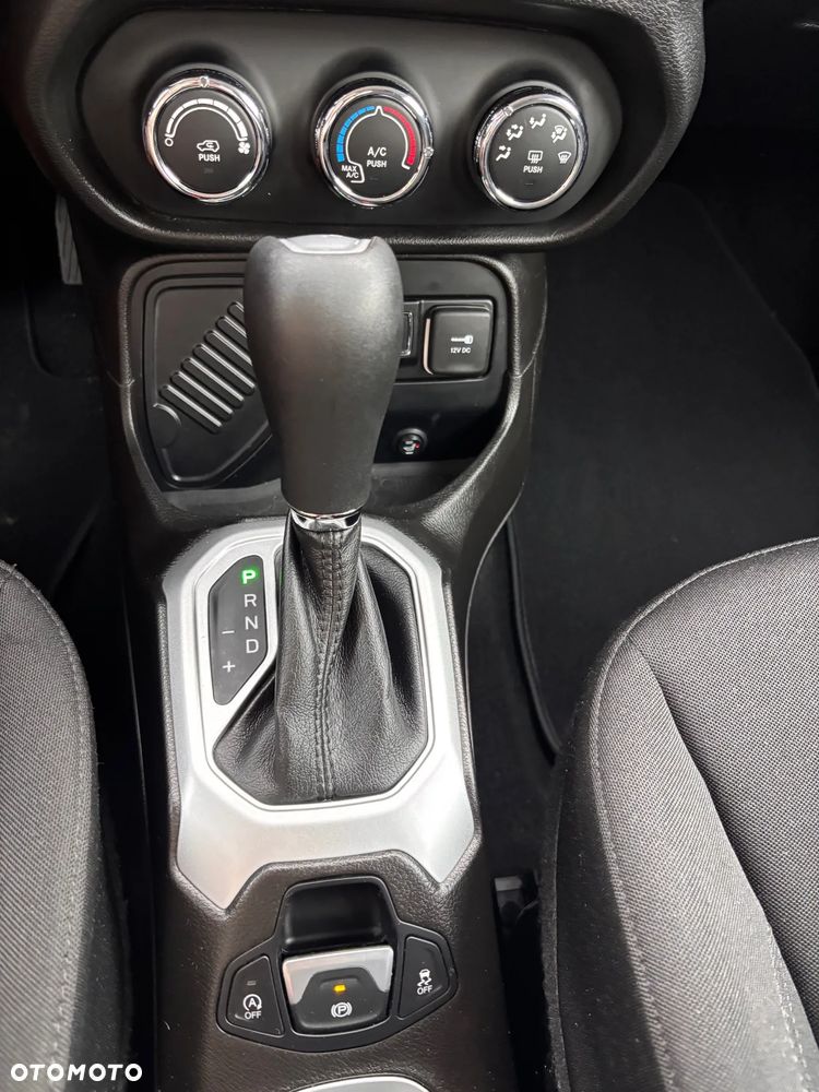 Jeep Renegade 1.4 MultiAir DSG Longitude - 29