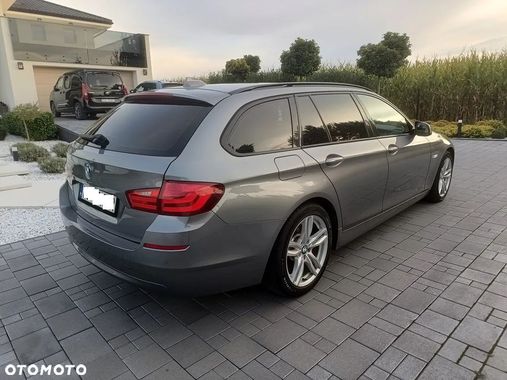 BMW Seria 5 525d xDrive Sport-Aut - 3