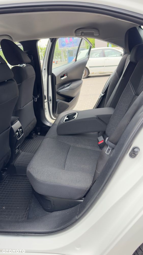 Toyota Corolla 1.8 Hybrid Comfort - 29