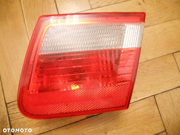 LAMPA TYLNA PRAWA wewnętrzna BMW E46 TURING KOMBI