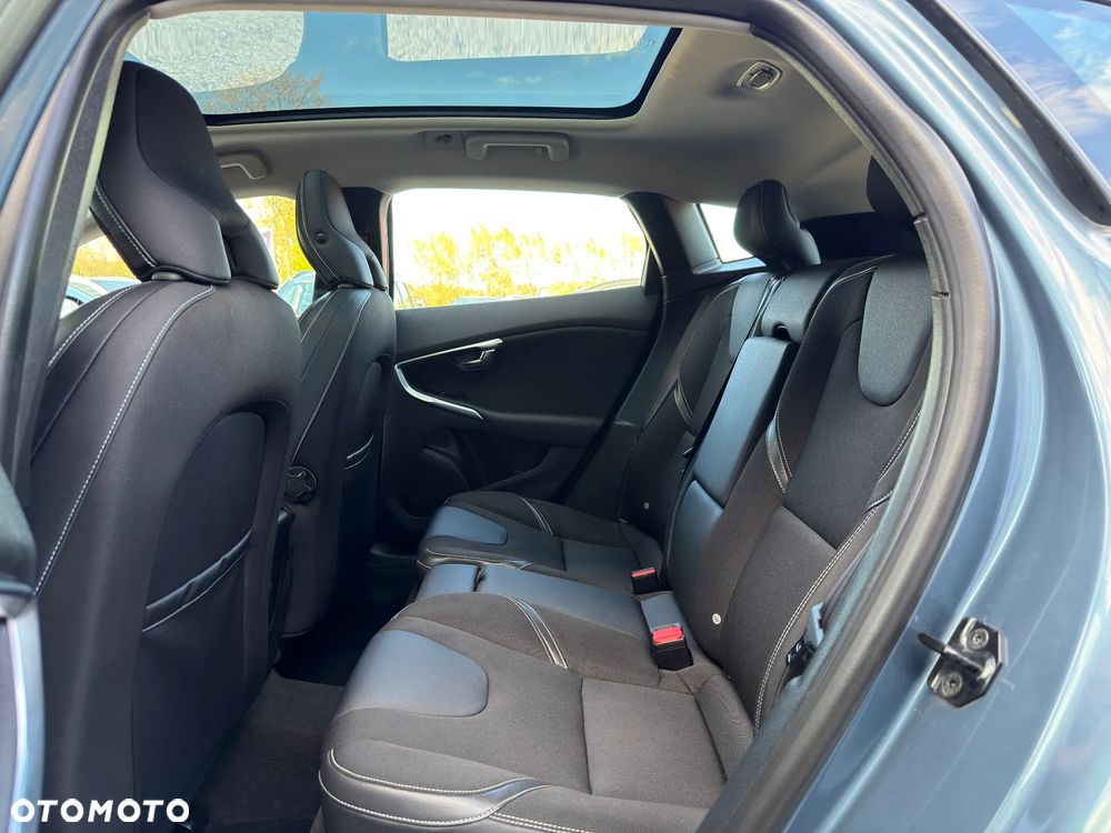 Volvo V40 D2 R-Design Momentum - 27