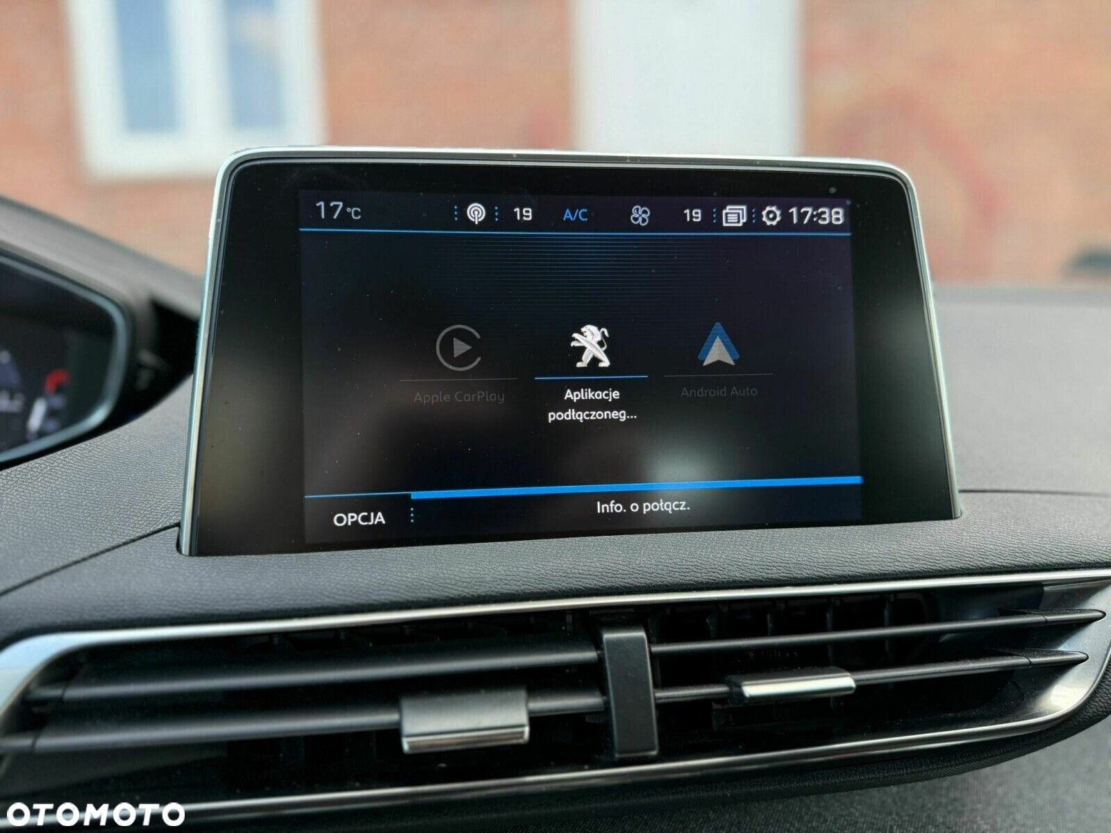 Peugeot 3008 1.2 PureTech GPF Allure S&S EAT8 - 17