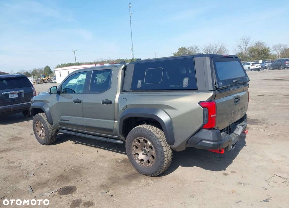 Toyota Tacoma - 8