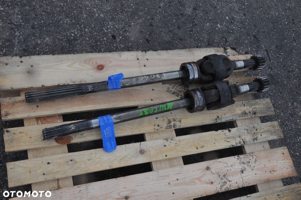 PÓŁOŚ NEW HOLLAND CASE DŁ. 101 CM / 106,5 CM