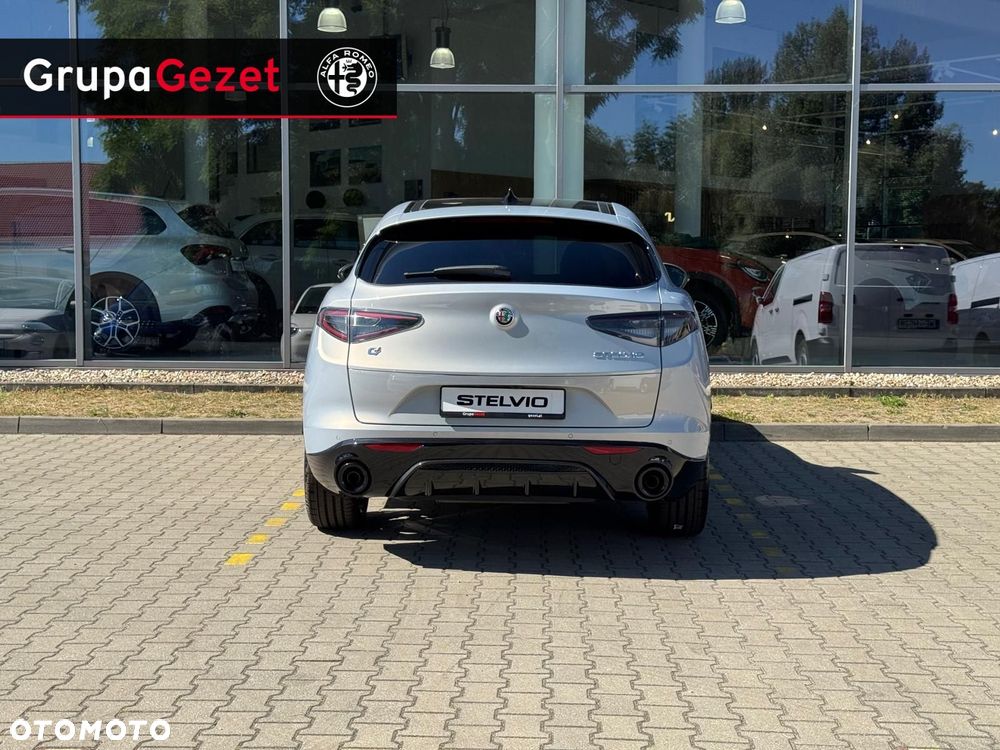 Alfa Romeo Stelvio - 5