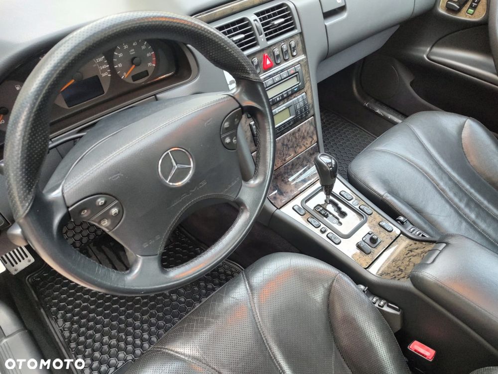 Mercedes-Benz Klasa E - 12