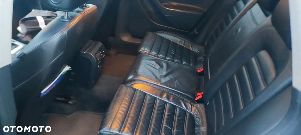 Volkswagen Passat 1.9 TDI Highline - 10