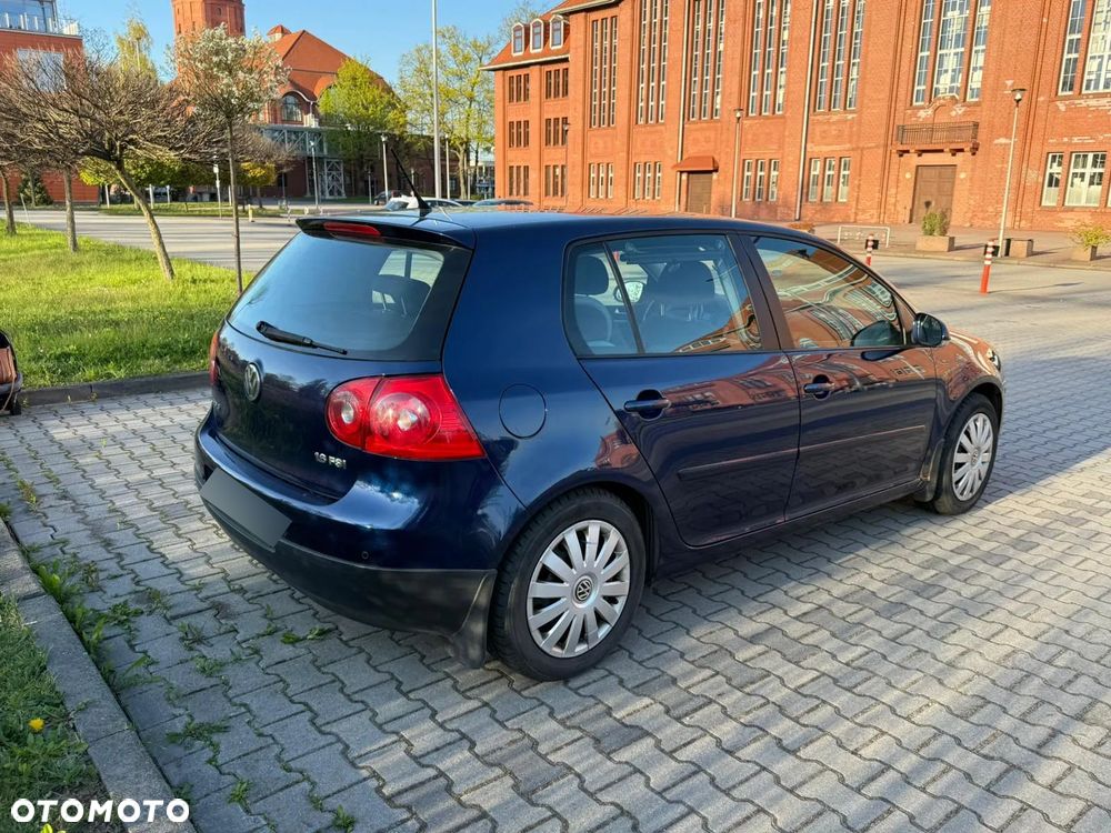 Volkswagen Golf 1.6 FSI Trendline - 8