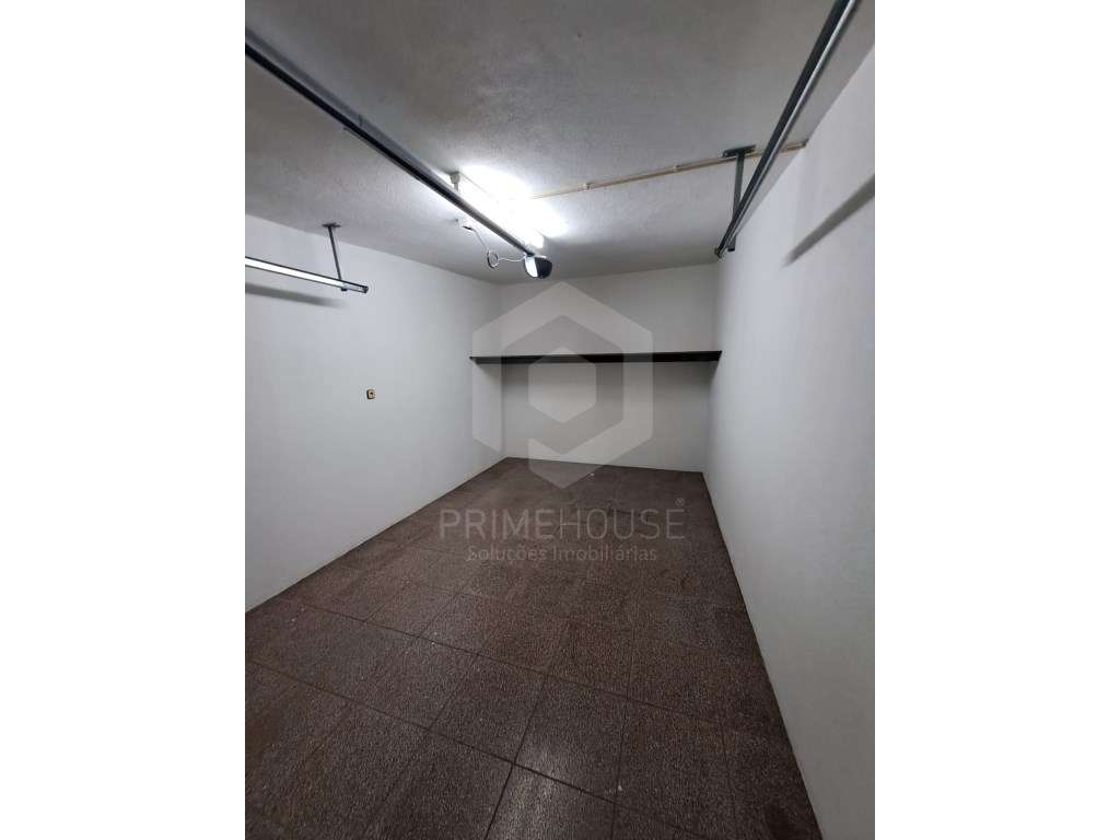 Garagem para arrendamento - Grande imagem: 2/4