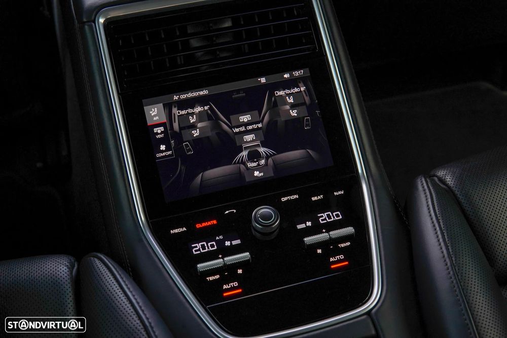 Porsche Panamera 4 E-Hybrid 10 Years Edition - 43