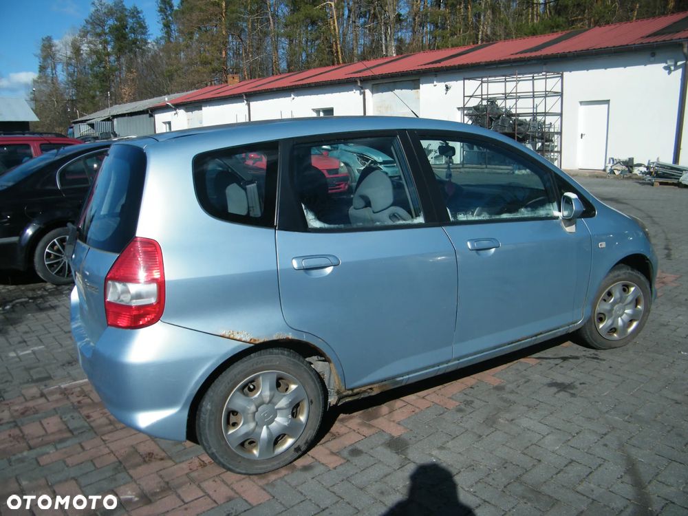 Honda Jazz II FL (04-08r.) 1.2 i-DSI 77KM. Silnik L12A4 Skrzynia SWLM lakier B528M. Cały na części. GWARANCJA !!!  Przód Tył Zestaw Komplet Drzwi Klapa Zderzak Błotnik Maska Grill Atrapa Szyba Pas Lampa Lusterko Boczki Fotel Kanapa Kokpit Deska Rozdzielcza Przełącznik Włącznik Sterownik Przewody Wiązka Instalacja Moduł Komputer Czujnik Listwa Pompa Alternator Wtryski Głowica Rozrusznik Kompresor Sprzęgło Dwumas Silnik Skrzynia ABS Klimatyzacji Paliwa Wspomagania Kolektor Turbina Przepustnica Zawór Chłodnica Koło Hak Belka Sanki Zawieszenie Mcpherson Półoś Amortyzator Wydech Tłumik Zacisk Most - 3